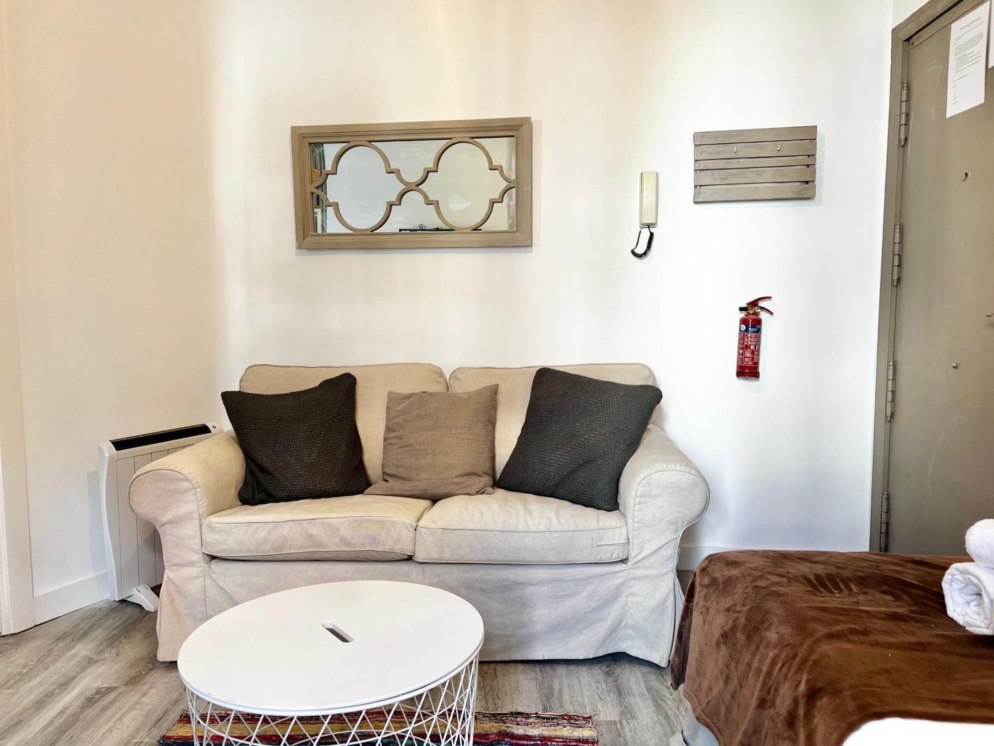 Ferienwohnung Estudio Puerta Cerrada Madrid Exterior foto